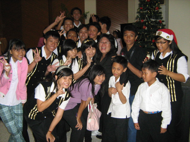 Berpose bersama anak-anak remaja Free Style Dance 