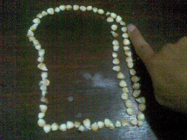 Roti, gunakan jari untuk memberi efek lengkung