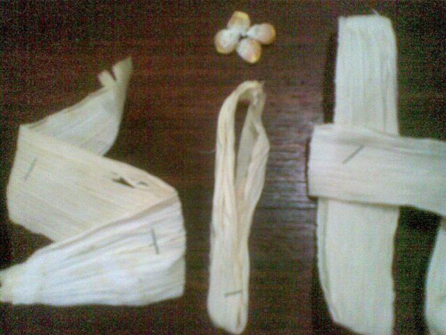 Huruf I dengan titik dari jagung