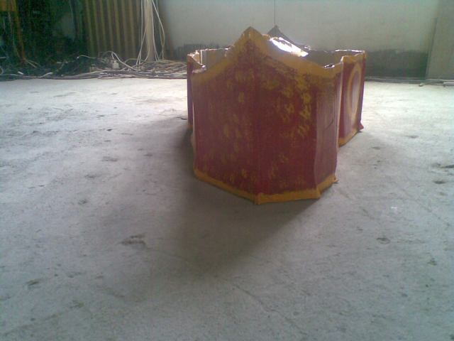 perahu dari doos bekas tampak depan