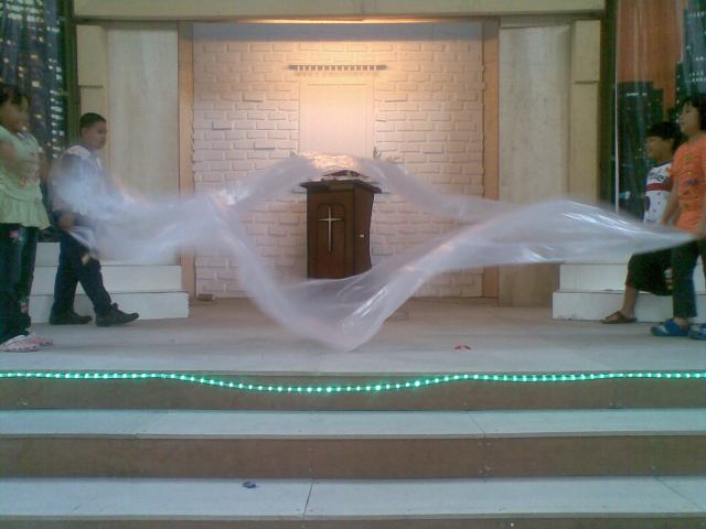 Plastik untuk ombak atau juga bisa untuk Laut Teberau