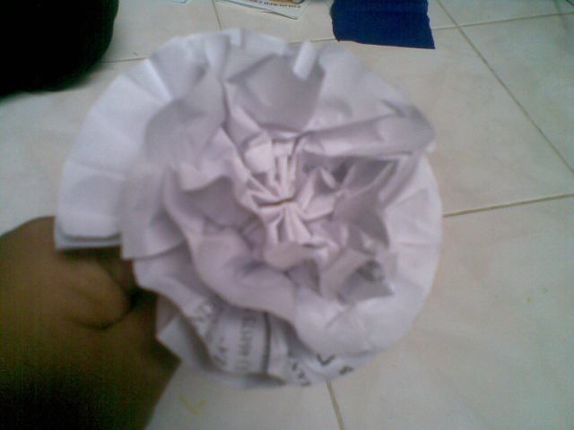 BISA JUGA DIBUAT DARI SATU WARNA KERTAS