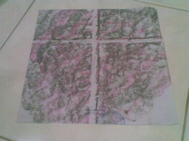 MENGGUNAKAN ARSIRAN BEROMBAK DENGAN MENIDURKAN CRYON, KOMBINASI DUA WARNA. MENGGUNAKAN ARSIRAN BEROMBAK DENGAN MENIDURKAN CRYON, KOMBINASI DUA WARNA.