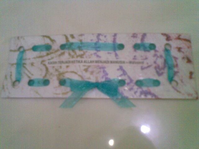 BAGAIMANA CARA MEMBUAT KARTU CANTIK INI...? SIMAK DALAM FOTO-FOTO SELANJUTNYA !!