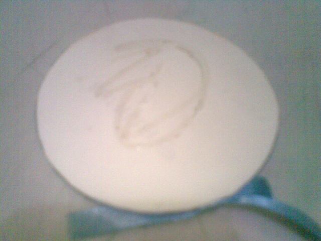 lem cincin bingkai pada foto yang telah dilaminating, lem bagian belakang dan siap tempel di mana saja.