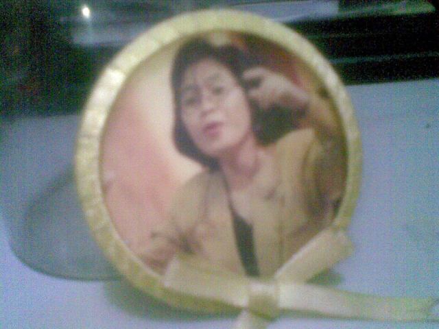 photo dirigen, sesuaikan warna pita dengan warna pilihan photo