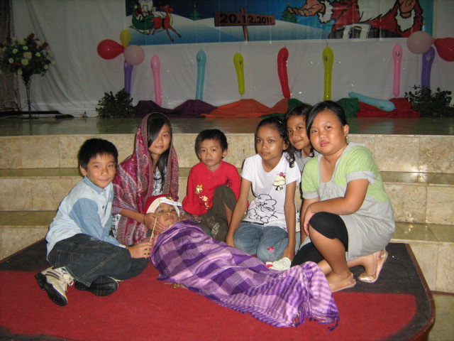 MIRIAM MENJAGA DEDEK MUSA