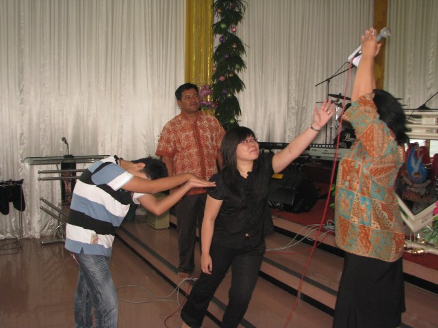 contoh pose Hawa dan Bujukan Ular