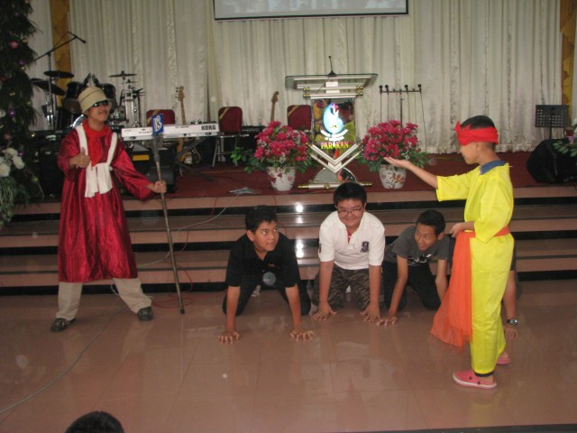 tetap setia menitipkan kambing domba pada penjaga