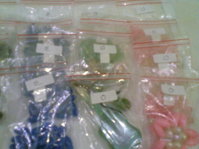 HITUNG MENGGUNAKAN KANTUNG KACANG