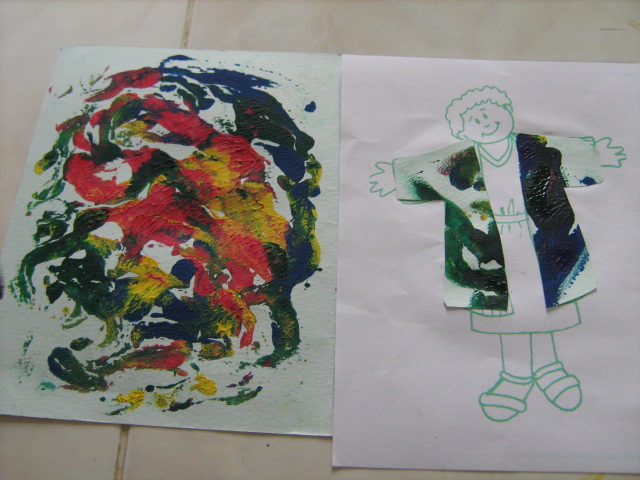 ADARI BAGIAN PINGGIR YANG SISA-SIA MASIH SAYA MAKSIMALKAN, UNTUK TETAP MENDAPAT SETIDAKNYA WARNA TERSISA, WALAUPUN TERCAMPUR DENGAN WARNA KERTAS ASLI, TIDK MENGAPA. 