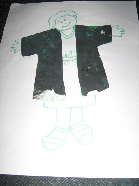 JUBAH GELAP YANG MENANDAKAN SUASANA HATI YUSUF YANG SEDANG GELAP, KALA BELUM MEMUTUSKAN UNTK MENGAMPUNI KAKAK-KAKAKNYA. 