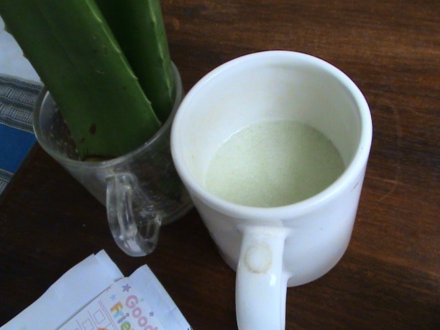 menghadirkan juice lidah buaya di kelas