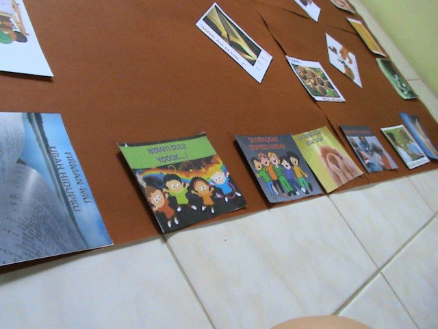 KINI PERHATIKAN BAGIAN P A N J A N G KARTON KINI PERHATIKAN BAGIAN P A N J A N G KARTON