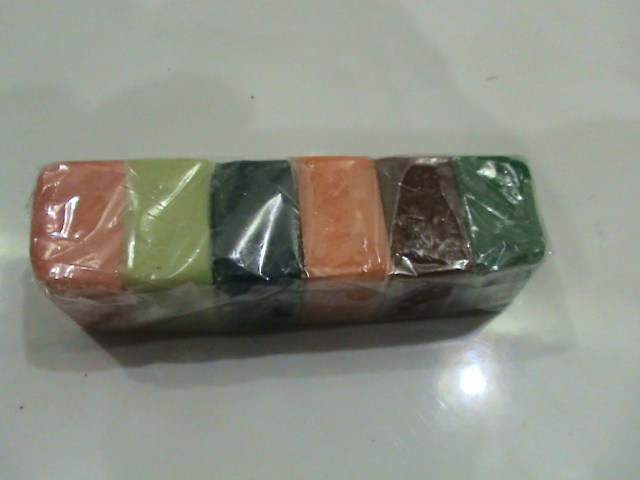 PLASTISIN SEBAGAI PENGGANTI ADONAN KUE