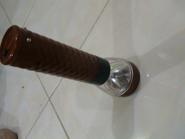 SENTER UNTUK MENERAWANG UANG KERTAS