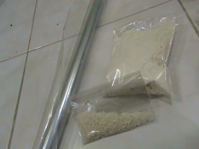 TEPUNG UNTUK PENGGANTI 'DEBU' , BERAS DAN PLASTIK ALAS