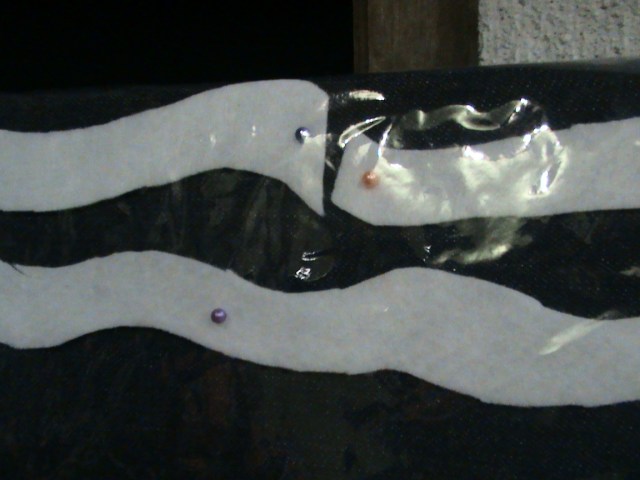 PAKAI WARNA PUTIH DARI BELAKANG FLANEL UNTUK MOTIV SUNGAI PAKAI WARNA PUTIH DARI BELAKANG FLANEL UNTUK MOTIV SUNGAI