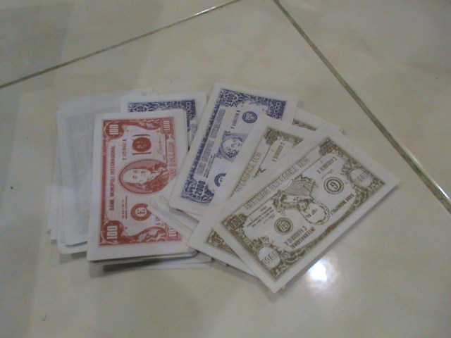 UANG-UANGAN UANG-UANGAN