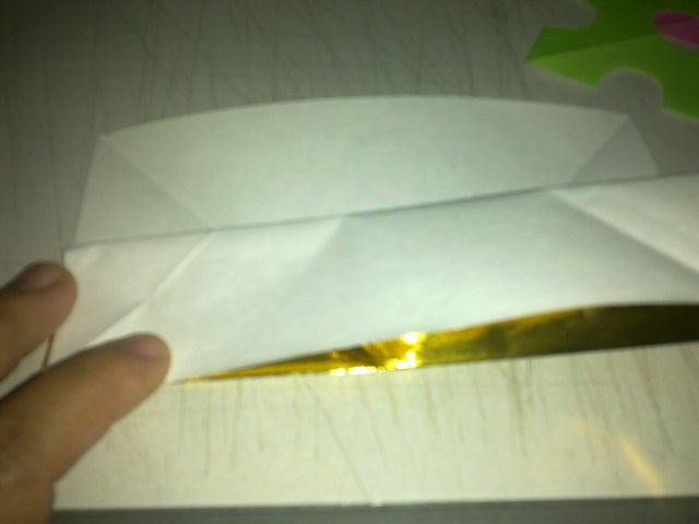 KINI LIPAT KERTAS BERLAWANAN ARAH, YANG SATU DILIPAT KEDEPAN SEDANG YANG LAIN DILIPAT KEBELAKANG KINI LIPAT KERTAS BERLAWANAN ARAH, YANG SATU DILIPAT KEDEPAN SEDANG YANG LAIN DILIPAT KEBELAKANG