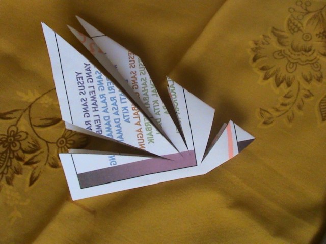 20. IKUTI POLA GUNTINGAN INI