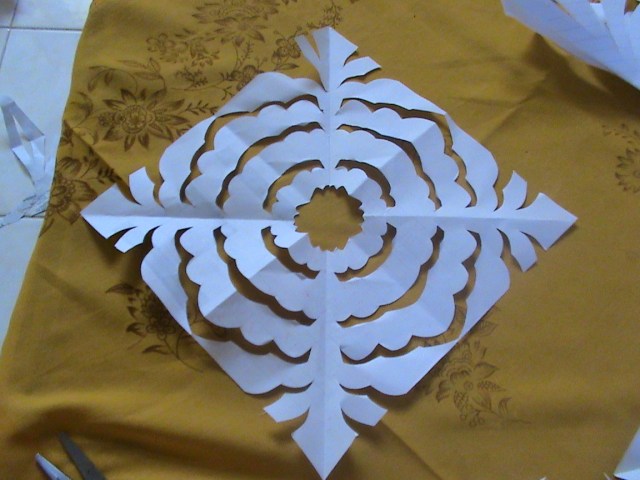 25. A. INGIN BENTUK BUNGA MEMPESONA INI