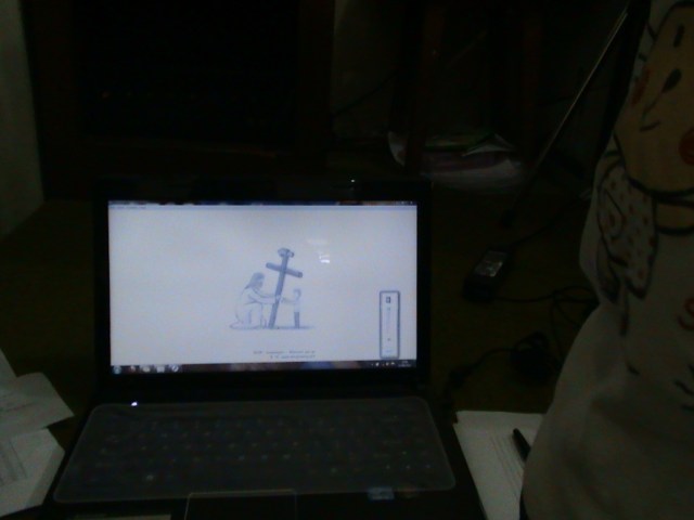 MENGHADIRKAN LAP TOP DI KELAS DISERTAI FILM KARTUN ROHANI UNTUK PERENUNGAN