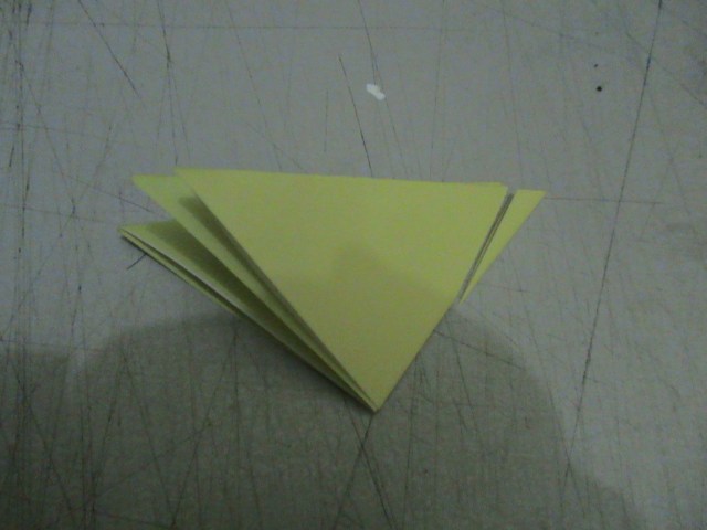 KUNCI MENGGUNTING GAMBAR SALIB ADALAH PEMOTONGAN SUDUT YANG MELANDAI. 