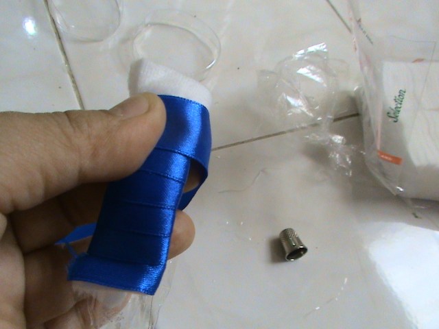 BALUT DENGAN PITA WARNA KESUKAAN