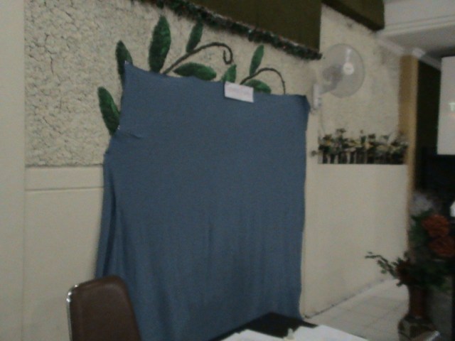 KAIN LATAR BELAKANG PHOTO UNTUK PERSIAPAN SERTIFIKAT, ANAK-ANAK PHOTO DI GEREJA SEMENTARA ORANG TUA BERKONSULTASI