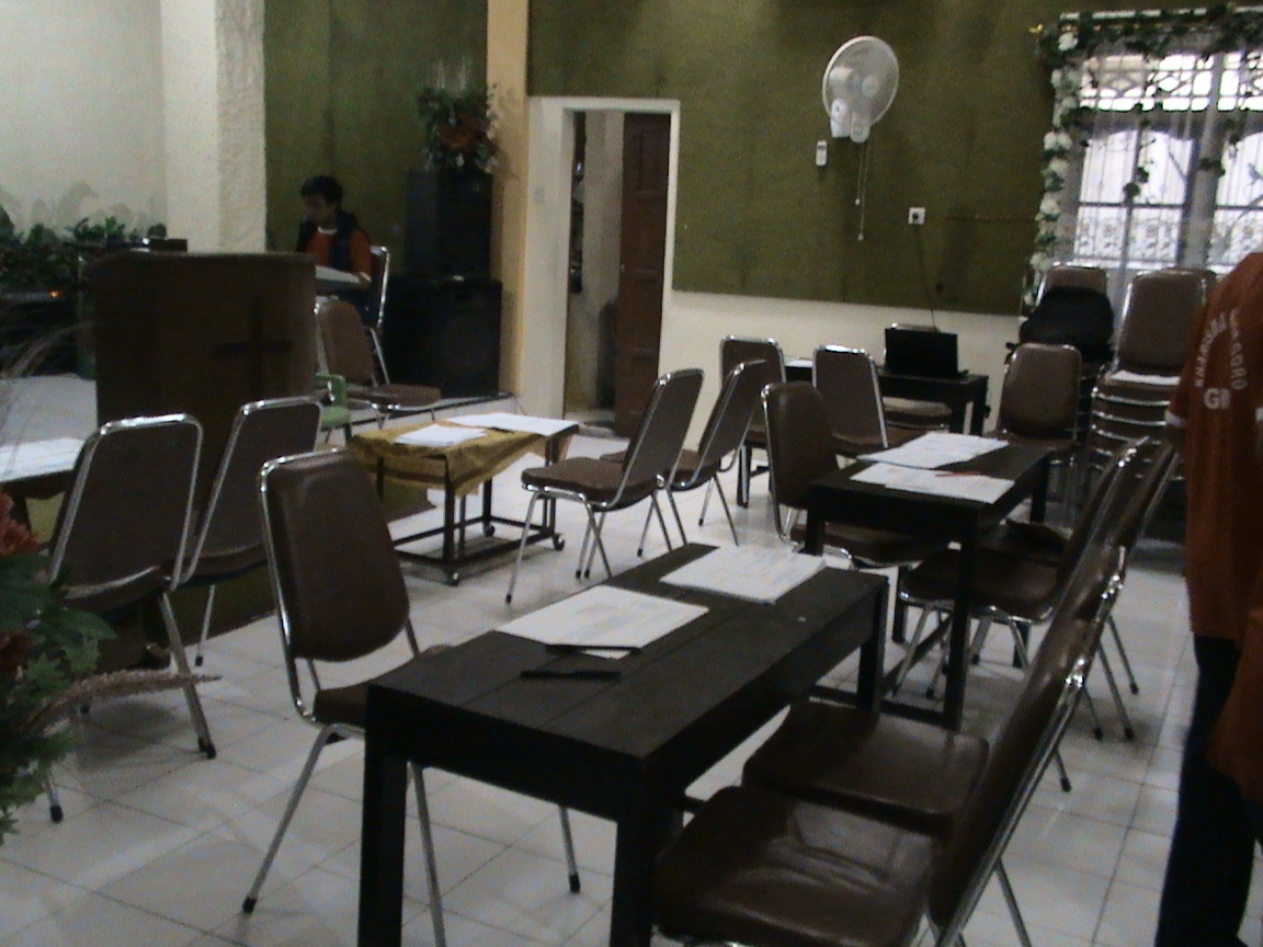 SUASANA RUANG KONSULTASI YANG SUDAH DIPERSIAPKAN SUASANA RUANG KONSULTASI YANG SUDAH DIPERSIAPKAN