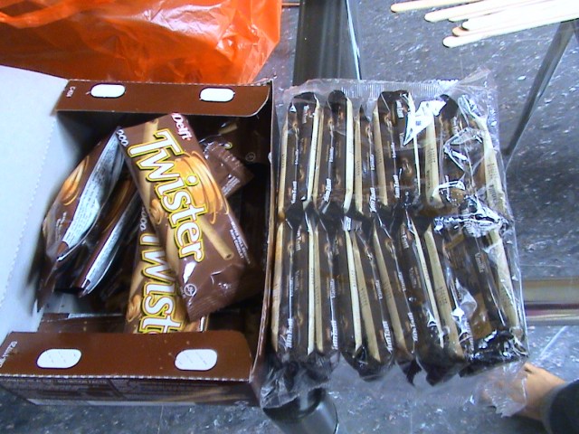 SEDIAKAN COKLAT PANJANG UNTUK TULISAN I 