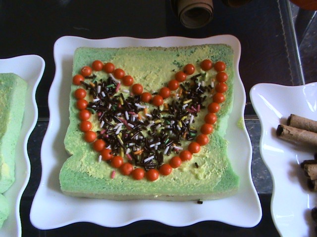 UNTUK ANAK KELAS KECIL JANGAN MENGGUNAKAN HURUF CUKUP BENTUK HATI SAJA