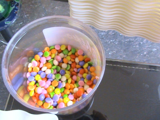 PERMEN COKLAT WARNA WARNI