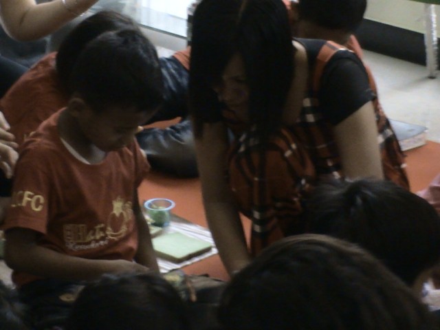 BEBASKAN MEREKA BERKREASI