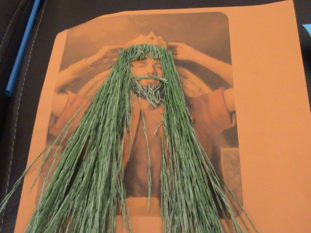 DISERTAI KUMIS DAN JANGGUT, PEMBUATANNYA LEBIH RUMIT MEMANG, MEMBUTUHKAN KETELITIAN DAN TEHNIK GUNTING, ARAH SERTA KERAPIANNYA