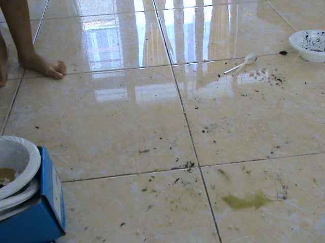 melatih dia merapikan ruangan selepas kegiatan