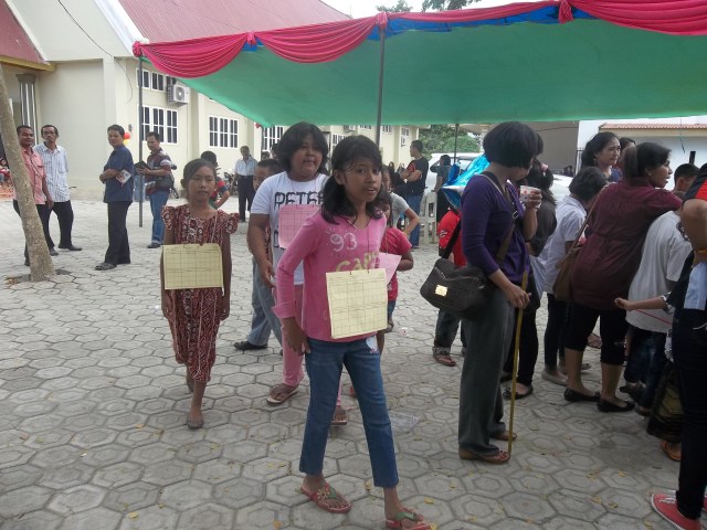 sesuaikan kolom board dengan jumlah pos, sesuaikan dengan jumlah ayat, sesuaikan juga dengan score tertinggi yang mungkin di dapat di setiap pos dan juga sediakan kolom nama serta asal gereja agar memudahkan mencari pemilik bila jatuh/hilang 