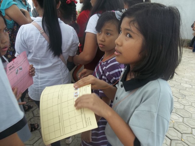 tempelkan stiker tepat pada kotak yang telah diberi nomor