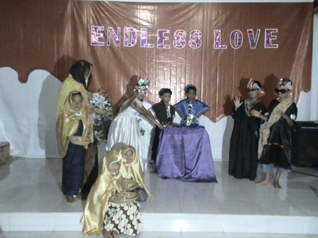 Kelompok 7 di bawah asuhan Ibu Yamin, dengan thema Kebangkitan Yesus. meraih juara III