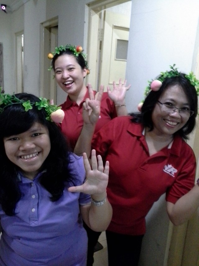 Perhatikan bando bando buahnya...keren ya??