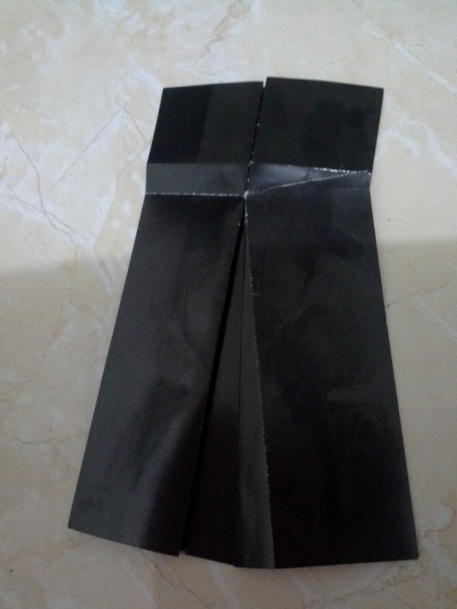 16. hasilnya seperti ini, lihat lipatan sampai tindis ke rok bawah