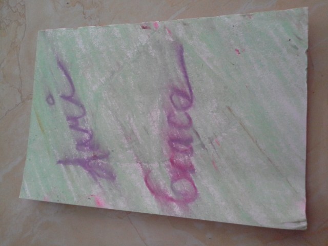 hias bagian belakang sesuka hati anda dan bagian dalam pun bisa anda tambahkan stiker, foto, 