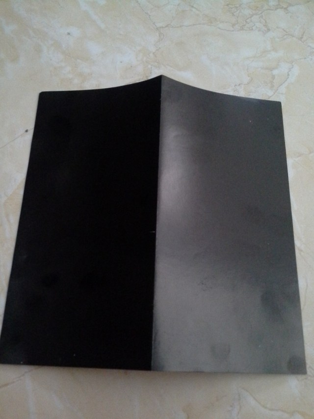 lipat kertas origami menjadi dua