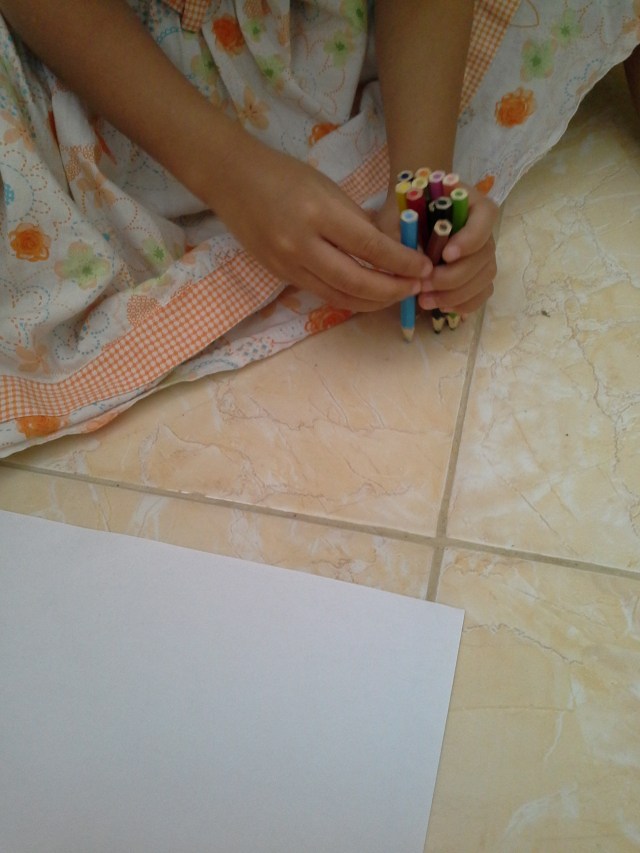 5. KINI SEMUA WARNA YANG DIINGINKAN TELAH SIAP DIGORESKAN BERSAMA-SAMA