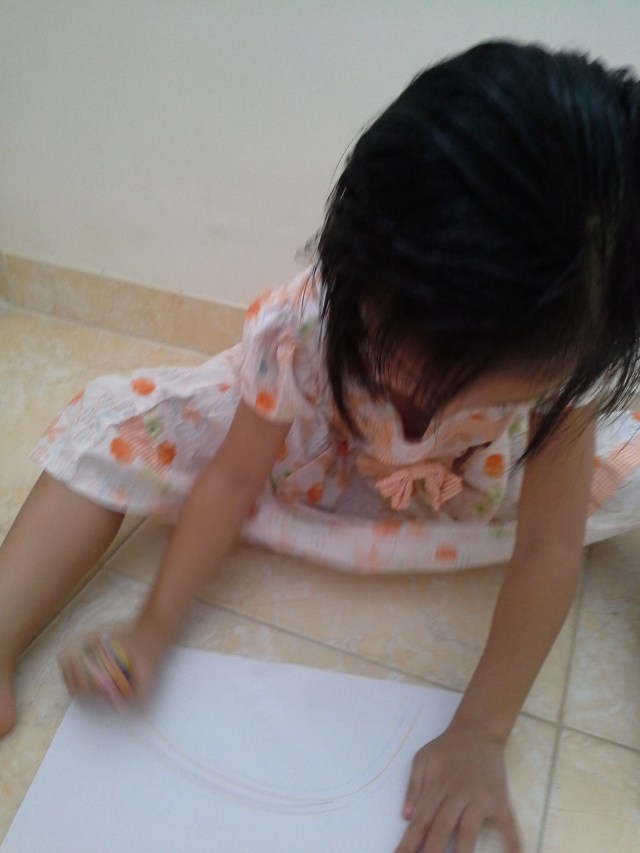 6. GORESKAN DENGAN LENGKUNGAN SEPERTI PELANGI DI AWAN-AWAN