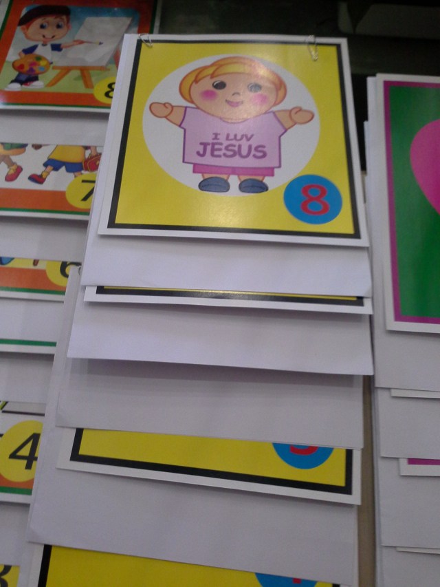 Tampak dekat kartu pembicara