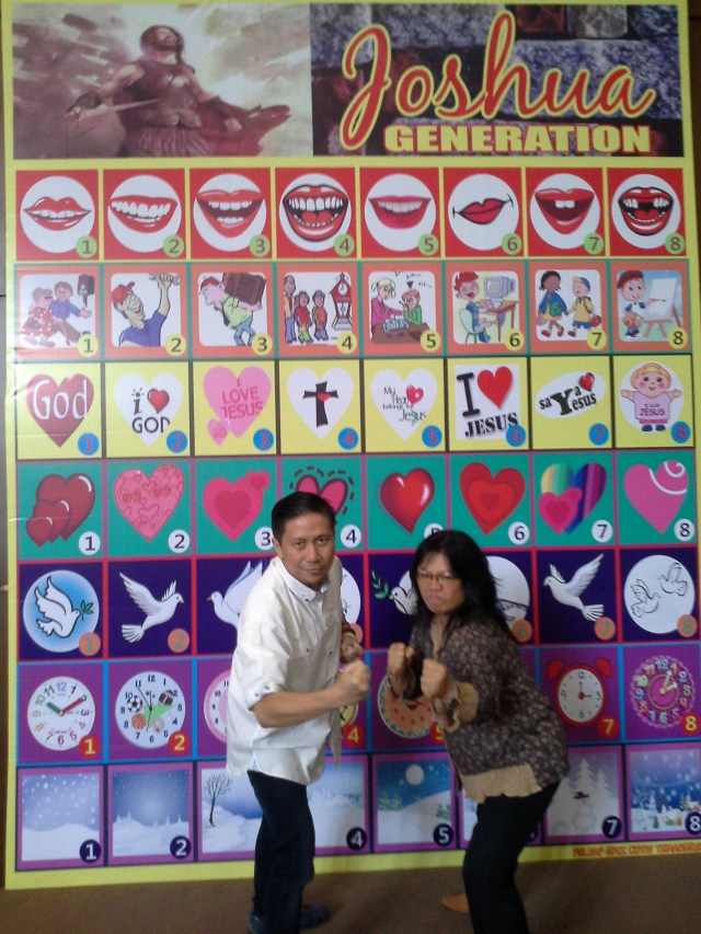 Berpose bersama Bpk Raynold yang memimpin Doa dan Penyembahan dalam acara Rally Day doa anak ini.